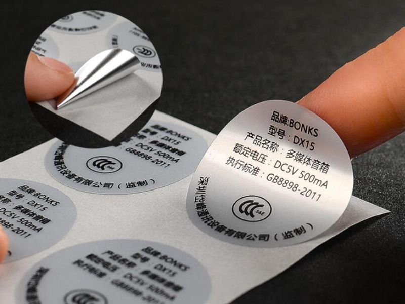 Dán nhãn cho các linh kiện điện tử rất quan trọng
